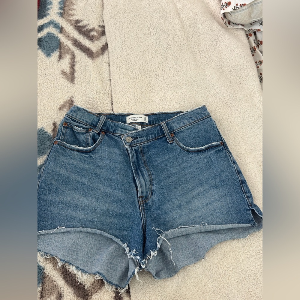 Abercrombie & fitch the mom short high rise